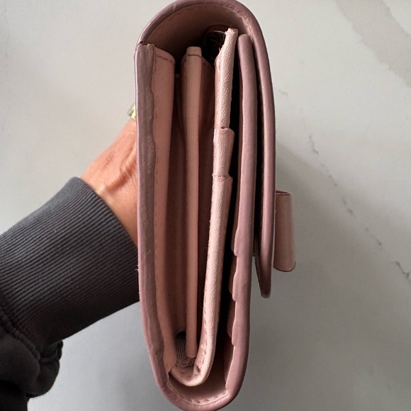 Salvatore Ferragamo Pink Leather Vara Bow Continental Wallet - Picture 3 of 10